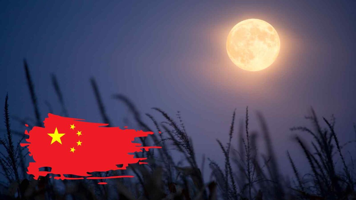 La Cina testa il Long March-10, il suo razzo più potente, preparandosi a inviare astronauti sulla Luna entro il 2030.