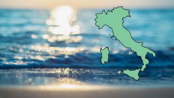 Un terzo delle acque italiane è inquinato, depuratori insufficienti e Mediterraneo bollente aggravano l’emergenza ambientale.