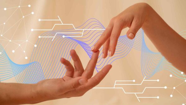Un sistema aptico restituisce il senso del tatto nelle interazioni digitali, colmando la distanza emotiva tra corpi lontani.