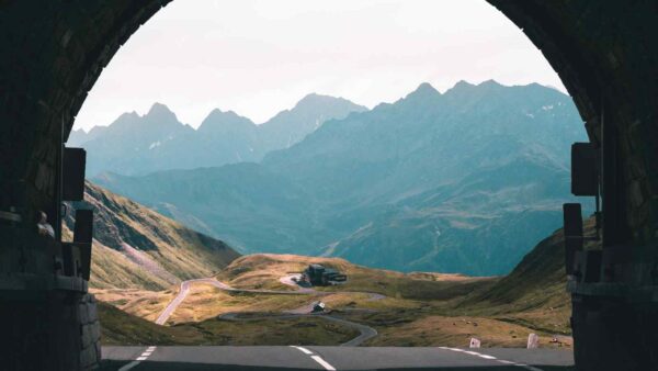 Il nuovo tunnel del Frejus è operativo: più sicurezza, traffico separato e tecnologia avanzata per collegare meglio Italia e Francia.