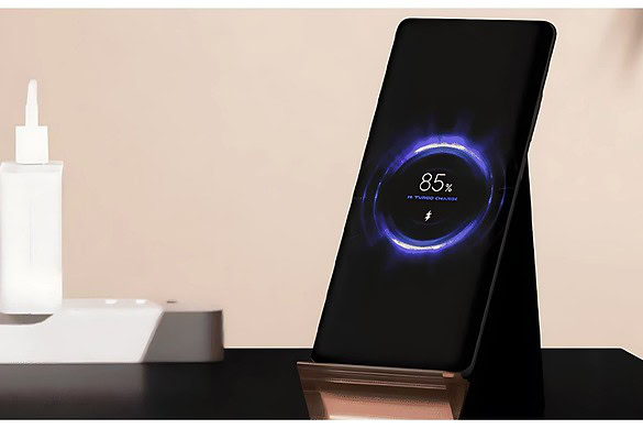 Xiaomi 17, primi smartphone con ricarica universale a 100W