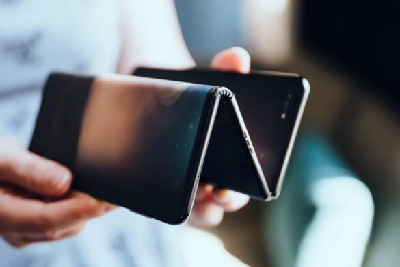 Huawei Mate XTs, il nuovo trifold arriva il 4 settembre: cosa sappiamo