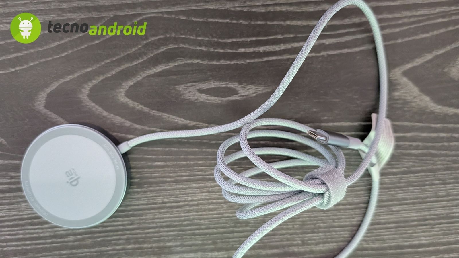 UGREEN MagFlow: il caricatore wireless magnetico veloce e sicuro | RECENSIONE