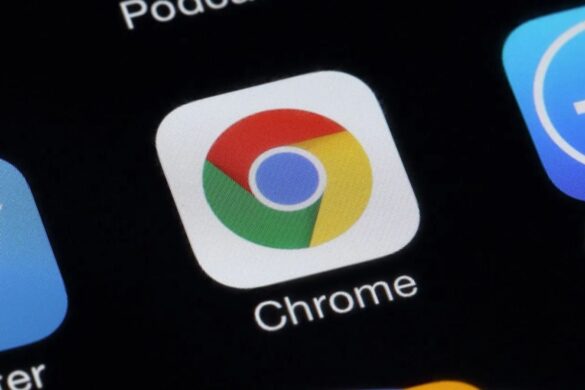 Google Chrome testa le sintesi audio IA: il feed Discover si trasforma in un podcast