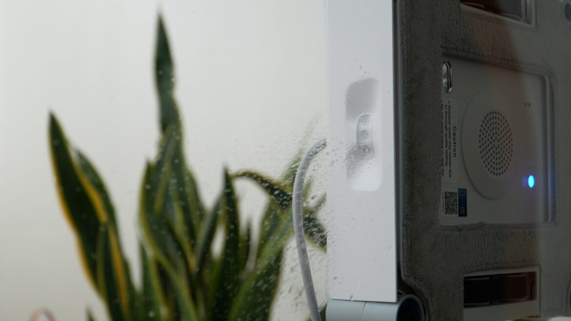 Ecowacs Winbot WS Omni ()