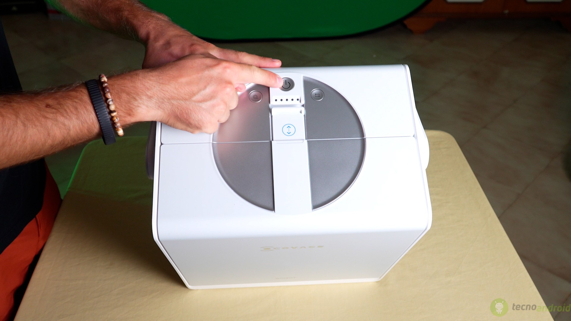 Ecovacs Winbot WS Omni ()