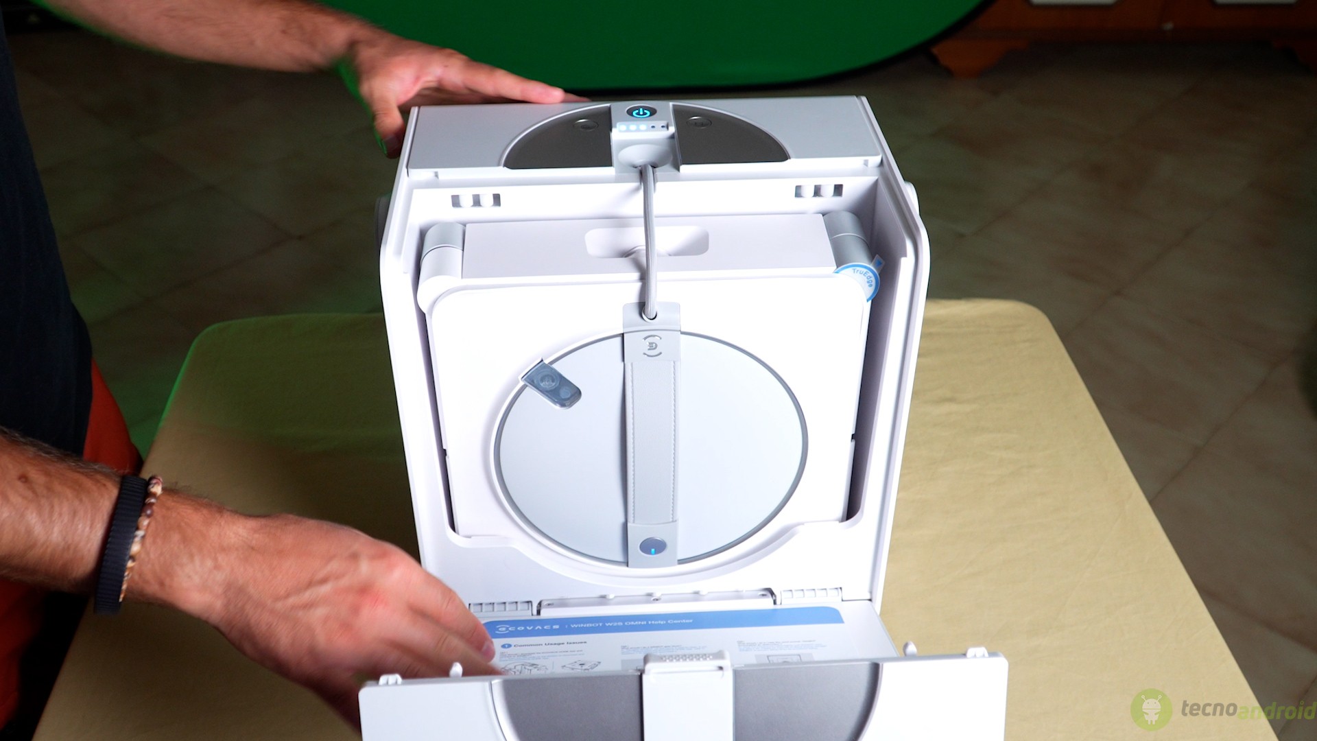 Ecowacs Winbot WS Omni ()