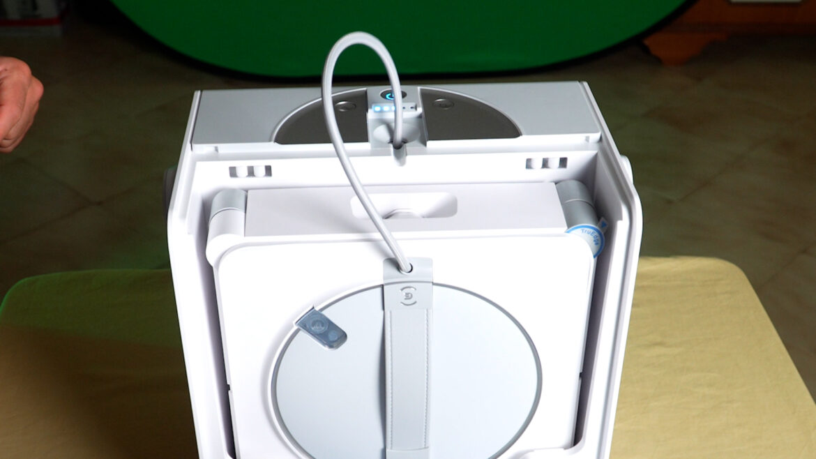 Ecowacs Winbot WS Omni ()