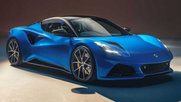 Lotus Emira: futuro ibrido plug-in e restyling Euro 7