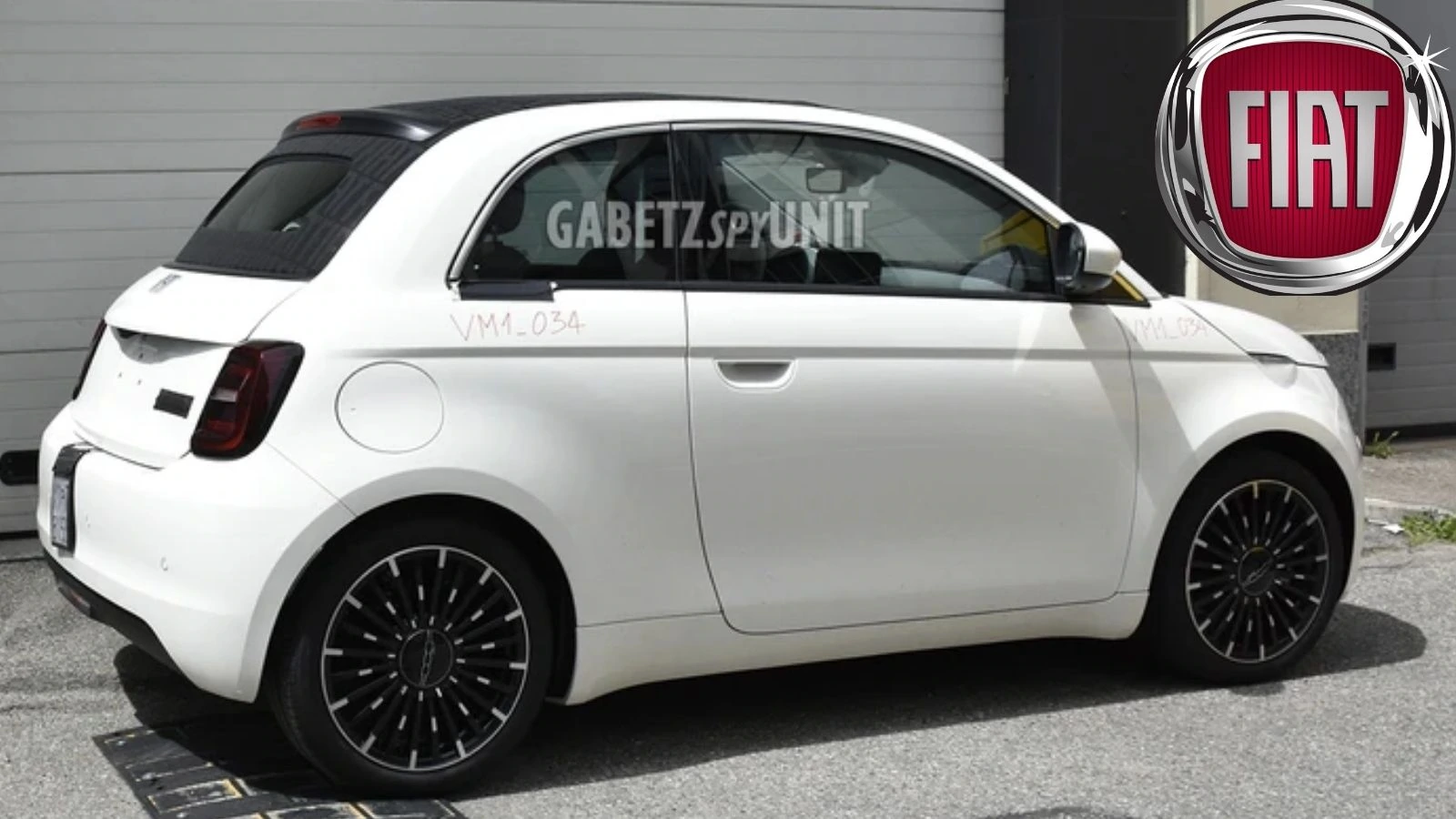 Fiat 500 ibrida al debutto: le prime immagini portano delle sorprese