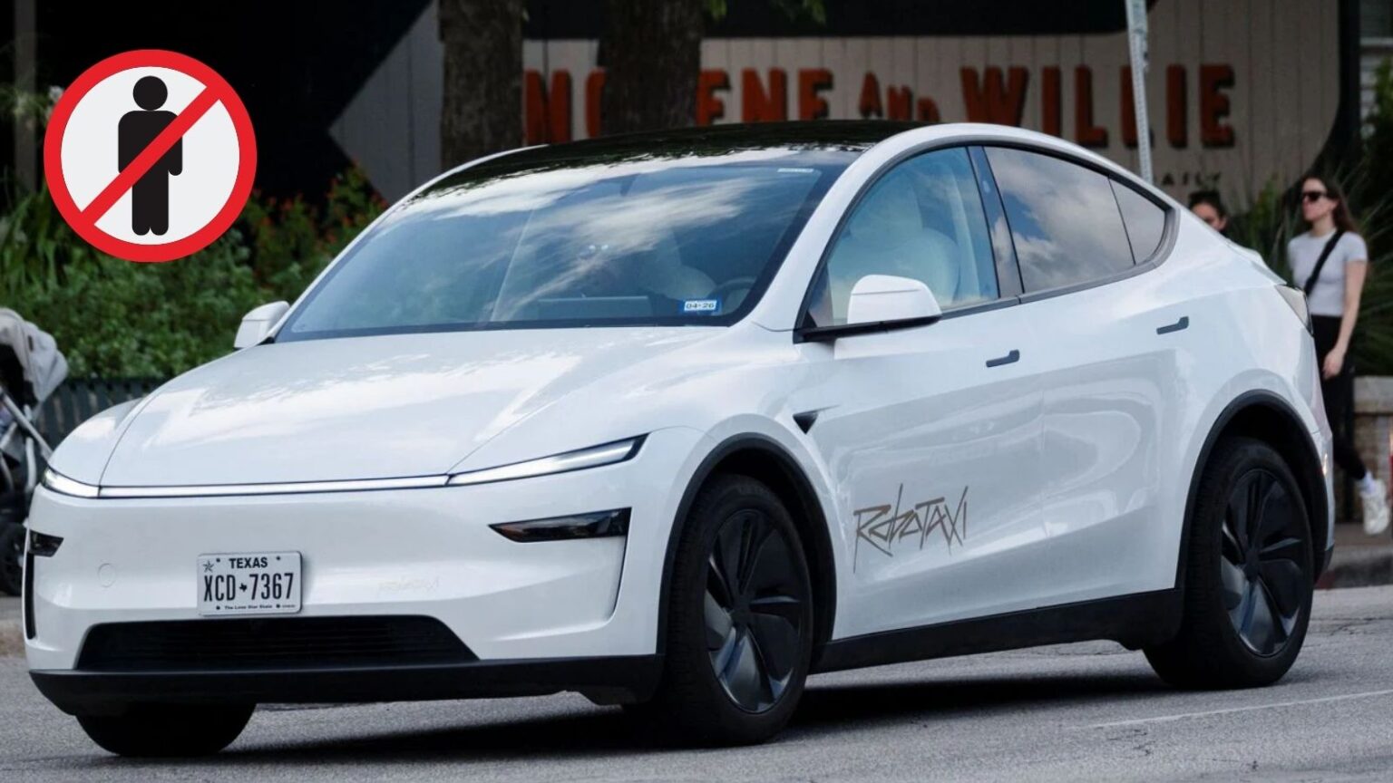 Tesla, novità robotaxi: i conducenti umani verranno eliminati presto