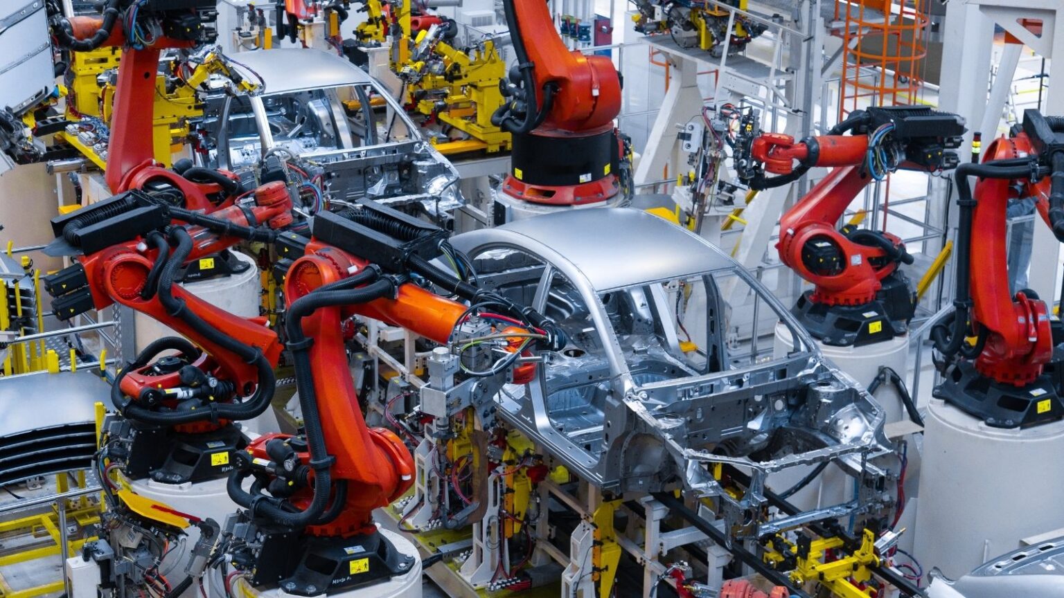 Produzione auto italiana: il crollo che tocca l’intera industria