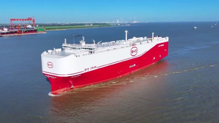 BYD conquista i mari: l’ottava nave accelera l’espansione globale