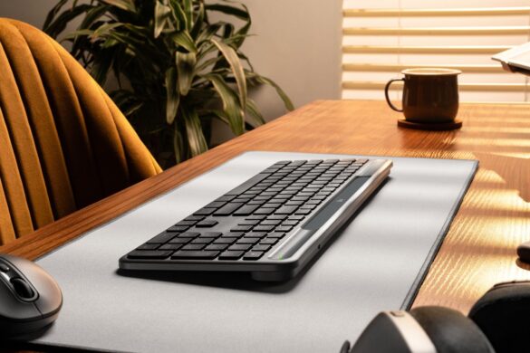 Logitech presenta la tastiera Signature Slim Solar+ K980 e il mouse MX Master 4