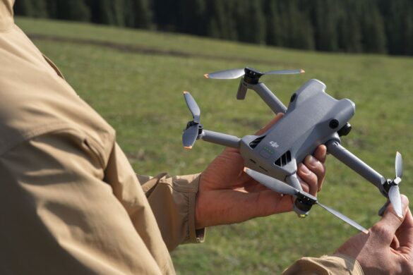 DJI Mini 5 Pro è ufficiale: specifiche e prezzo del mini drone con fotocamera all-in-one