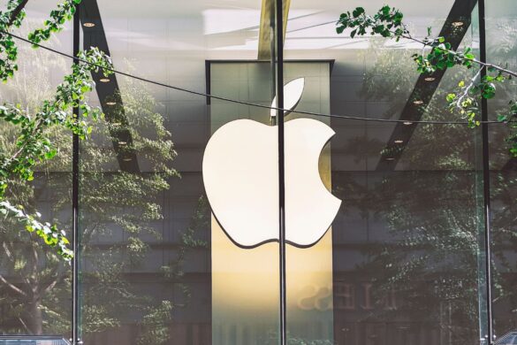 Apple rilascia iOS 18.7 per chi non è pronto a iOS 26