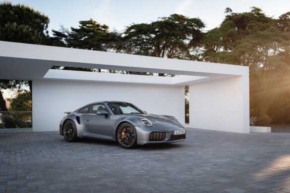 Porsche 911 Turbo S, scopriamo i segreti della power unit biturbo T-Hybrid