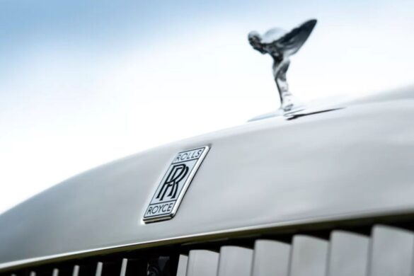 Rolls-Royce Spectre Primavera: lusso in fiore