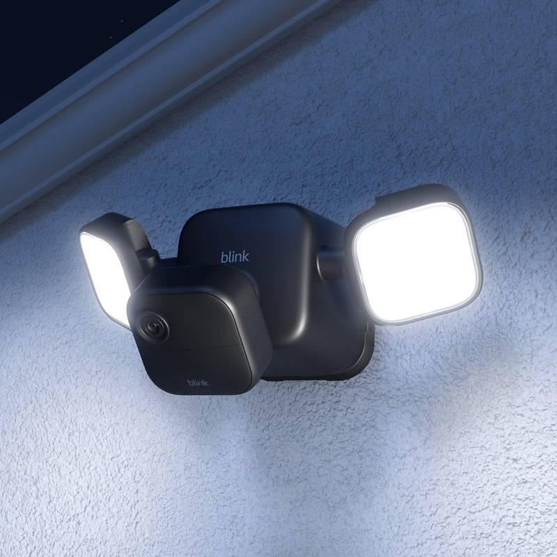 Videocamera esterna con proiettore Videocamera esterna con proiettore