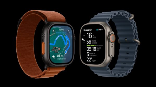 Smartwatch con cinturino in tessuto marrone e quadrante digitale con funzioni di navigazione e monitoraggio attività.