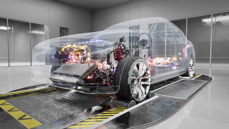 Un prototipo cinese espelle la batteria delle auto elettriche in caso d’incidente, suscitando dubbi su sicurezza e praticità.