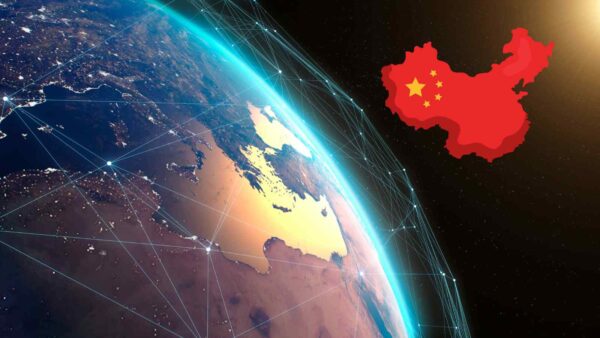 La Cina presenta una rete militare ipersonica che coordina droni, missili e satelliti con precisione di pochi nanosecondi.