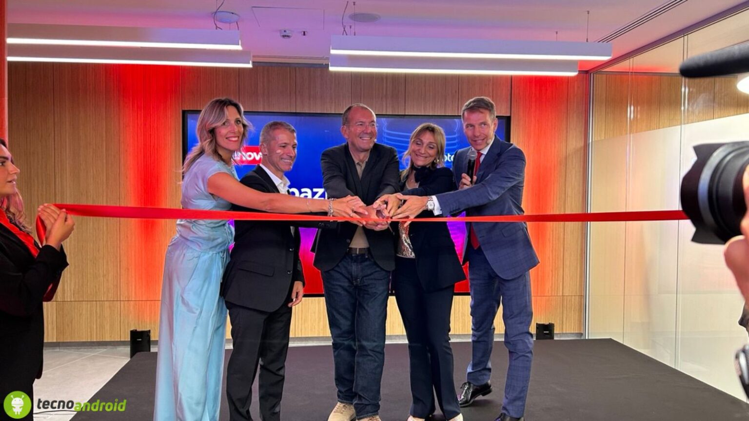 Lenovo: riapre a Milano il suo Spazio