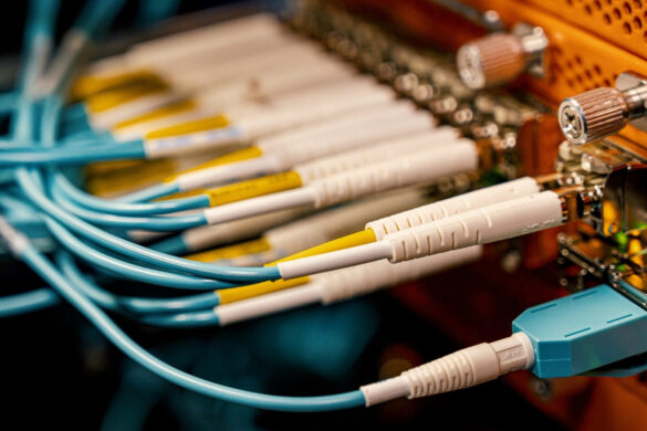 Internet ultraveloce: fibre ottiche cave accelerano il traffico dati