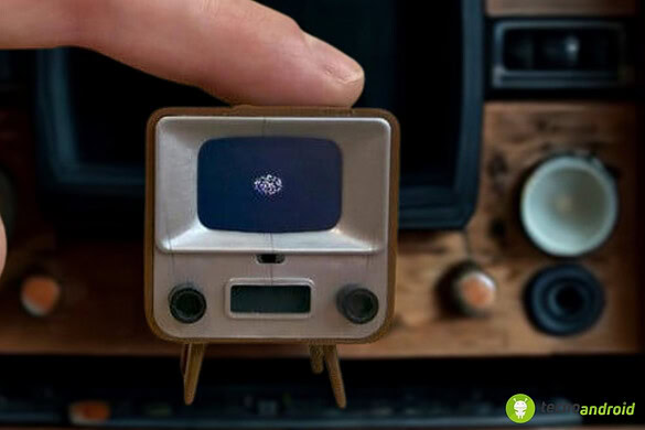 Mini TV da un pollice: gadget ”estremo” che sorprende tutti