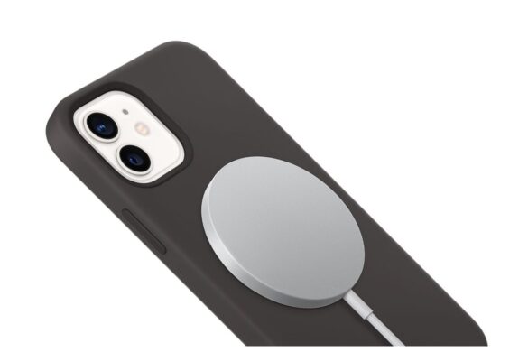 iPhone Air, la ricarica via USB-C sorprende: più lenta del MagSafe