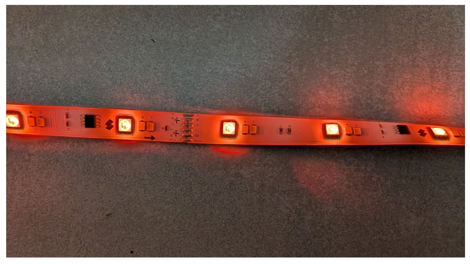 LED LED