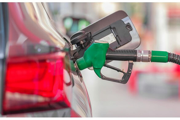 Auto elettriche 2025: gli incentivi fanno discutere, il Codacons avverte il Governo
