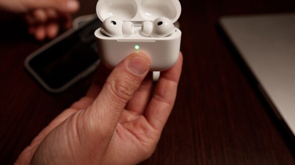Confronto AirPods Pro 3 vs Google Pixel Buds 2a Confronto AirPods Pro 3 vs Google Pixel Buds 2a