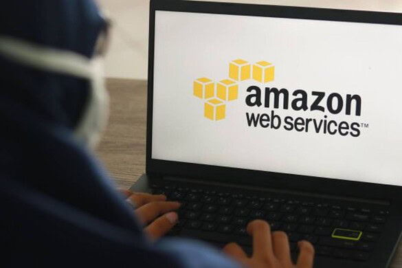 Amazon Web Services in tilt: il blackout mondiale svela la fragilità della rete