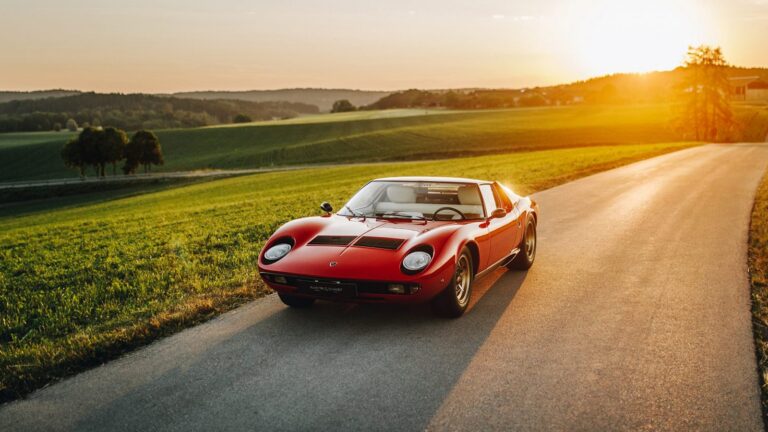 Automobili Lamborghini, Lamborghini, Miura P400