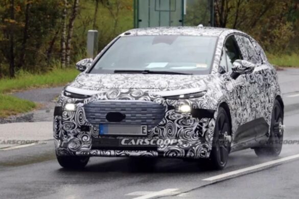 Audi Baby E-tron all’inizio del futuro elettrico: prime foto spia