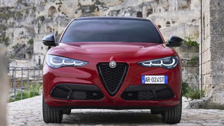 Alfa Romeo: le targhe decentrate spariranno presto dall’Europa?