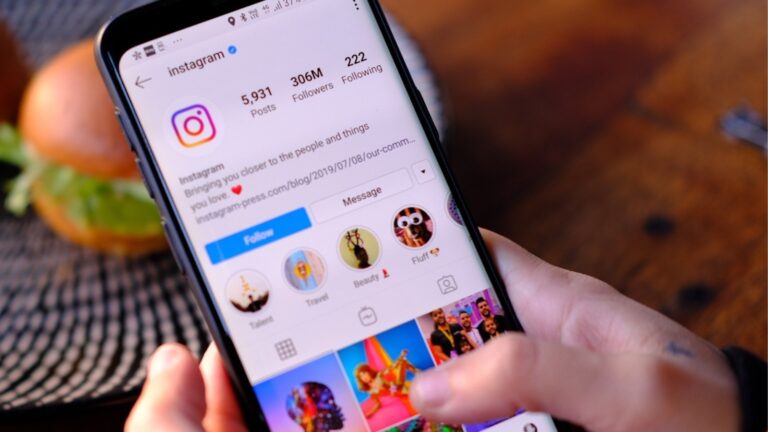 Instagram introduce l’intelligenza artificiale nelle Storie, con strumenti per modificare foto tramite testo e nuovi effetti creativi integrati direttamente nell’app.
