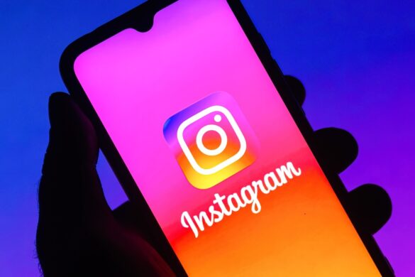 Instagram e il microfono: Mosseri smentisce, ma Meta punta sui dati delle chat AI