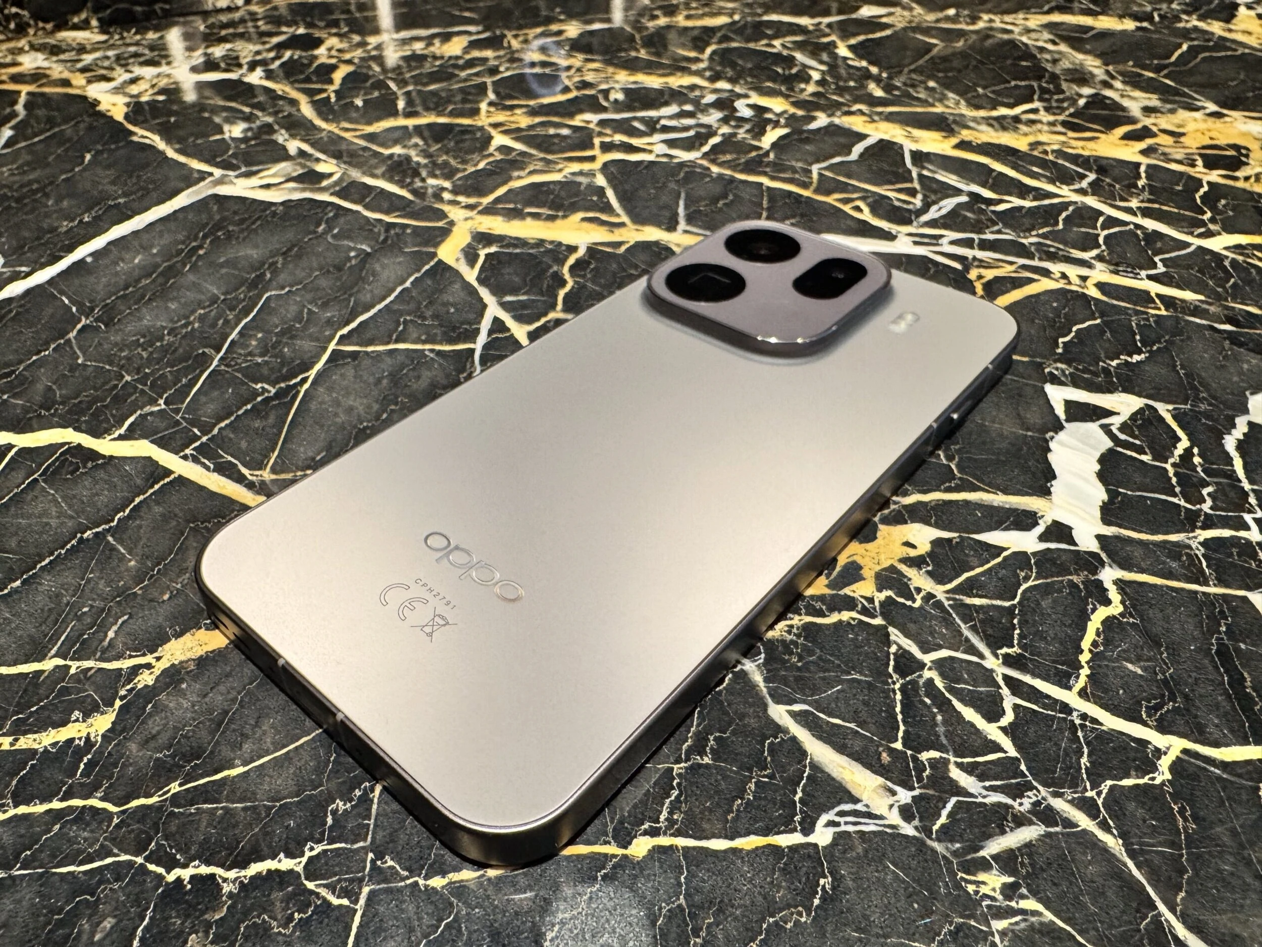 Oppo Find X Pro () Oppo Find X Pro ()
