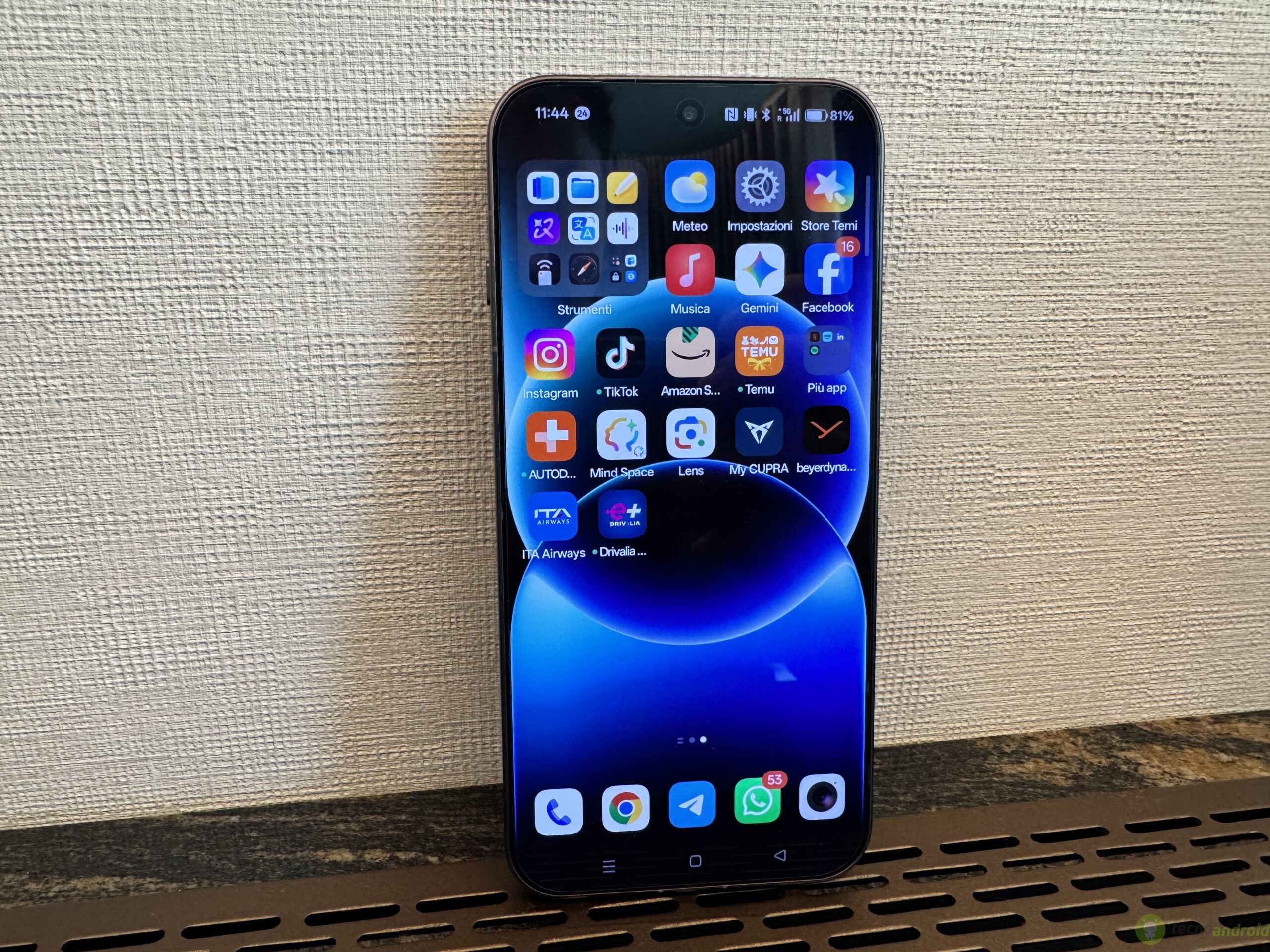 Oppo Find X Pro () Oppo Find X Pro ()