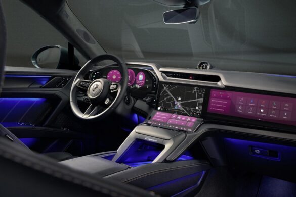 Porsche Cayenne Electric, scopriamo il nuovissimo Flow Display