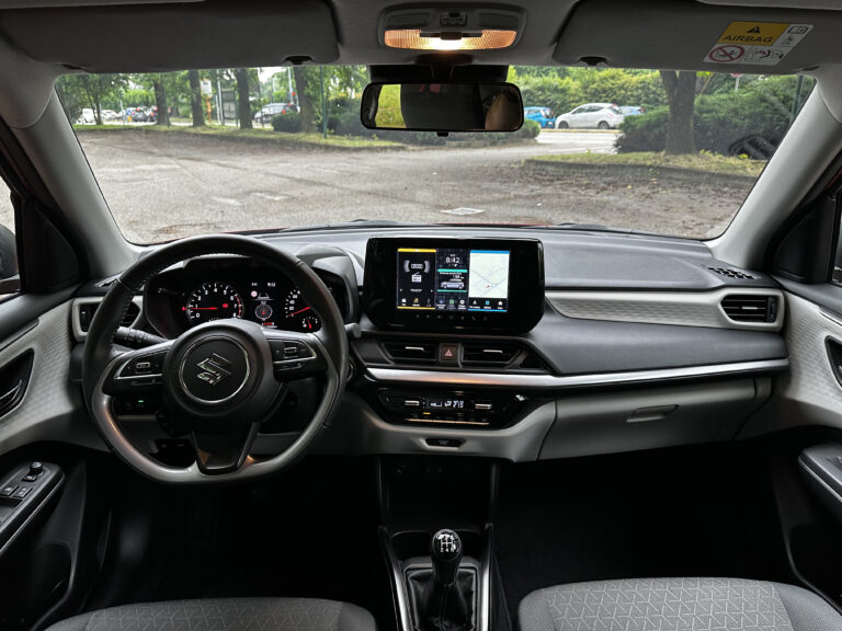 suzuki swift - specifiche Suzuki Swift ()