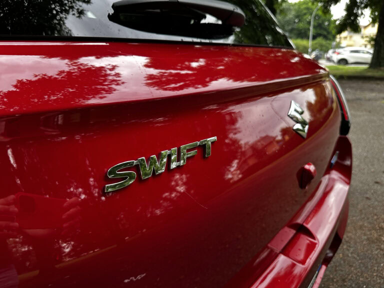 suzuki swift - dettaglio Suzuki Swift ()
