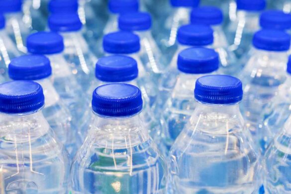 Acqua minerale e PFAS: sei marche italiane contengono TFA