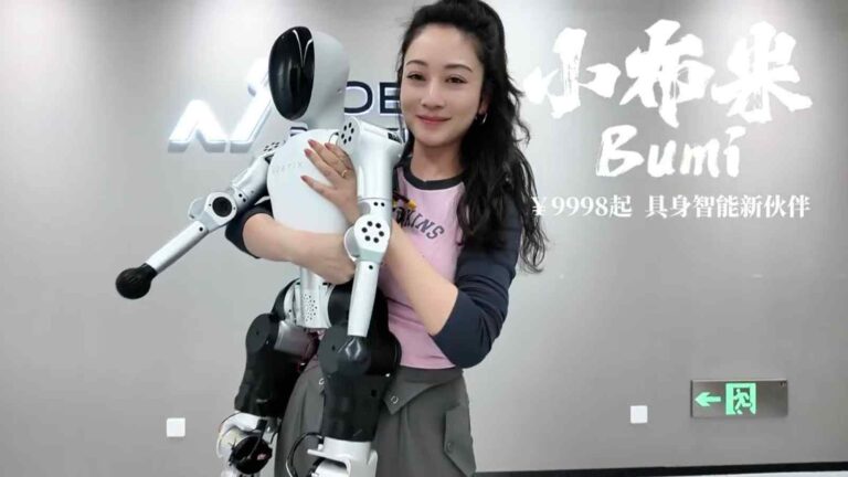Bumi, umanoide da 1,37 m e 1.370€, porta la robotica nelle scuole e nelle case con movimenti naturali e programmazione semplice.