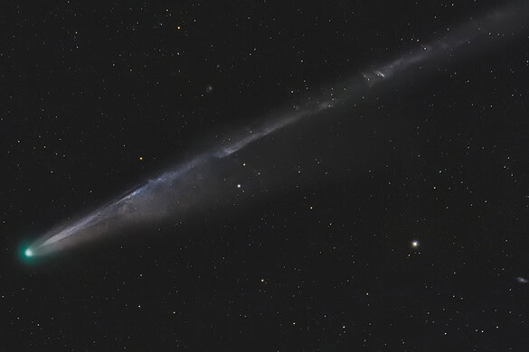 Coda fantasma della Cometa Lemmon fa luce nei cieli d’Inghilterra