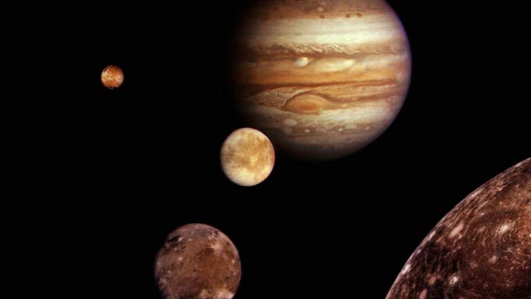 La cintura di asteroidi si sta lentamente dissolvendo, erosa dalle collisioni e dalla gravità di Giove nel corso di miliardi di anni.
