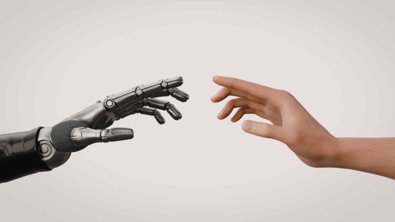La corsa alle mani robotiche punta a replicare tatto e destrezza umana, aprendo un mercato da migliaia di miliardi entro il 2050.