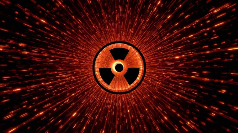 Il Pentagono sviluppa microreattori nucleari Janus per garantire energia continua e indipendente alle basi isolate entro il 2028.